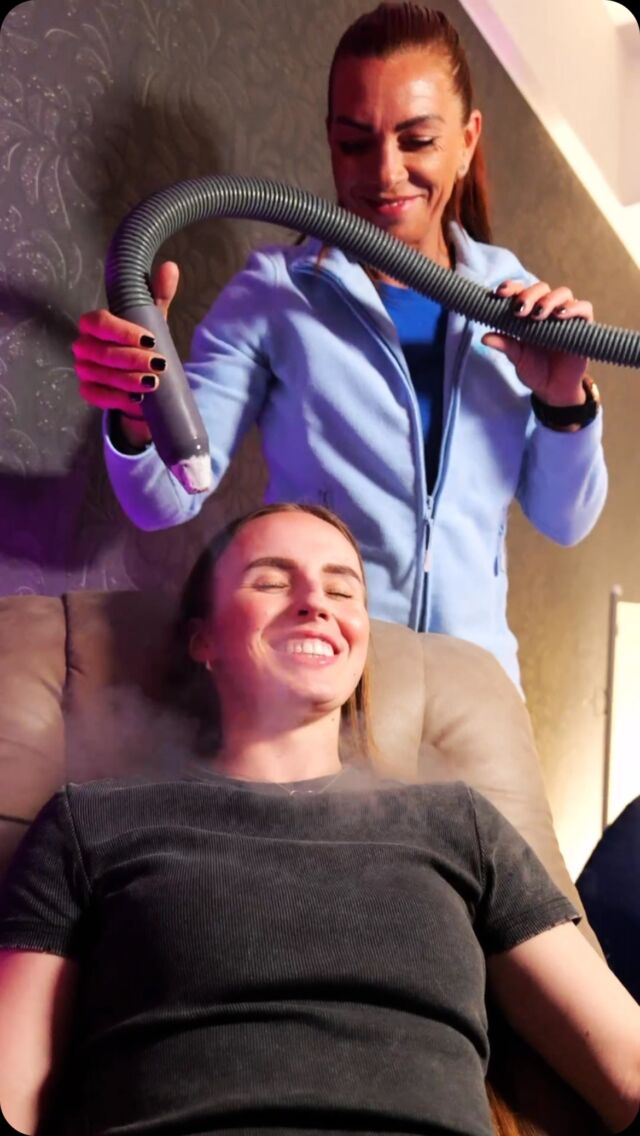 Krásná pleť a relax v jednom 💙

💆🏼‍♀️Kryolifting pomáhá vyhlazovat vrásky, redukuje akné a obnovuje kolagen, který rozjasní vaši pokožku.
👖Lymfatické kalhoty zrychlují metabolismus a bojují proti celulitidě i zavodnění.

Vyzkoušejte kryolifting + lymfatické kalhoty zároveň a dopřejte si čas jen pro sebe. 🫶